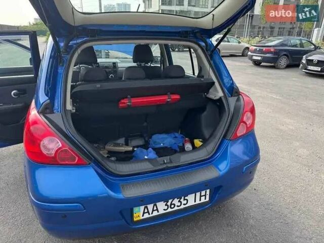 Синий Ниссан Тиида, объемом двигателя 1.6 л и пробегом 290 тыс. км за 5555 $, фото 1 на Automoto.ua