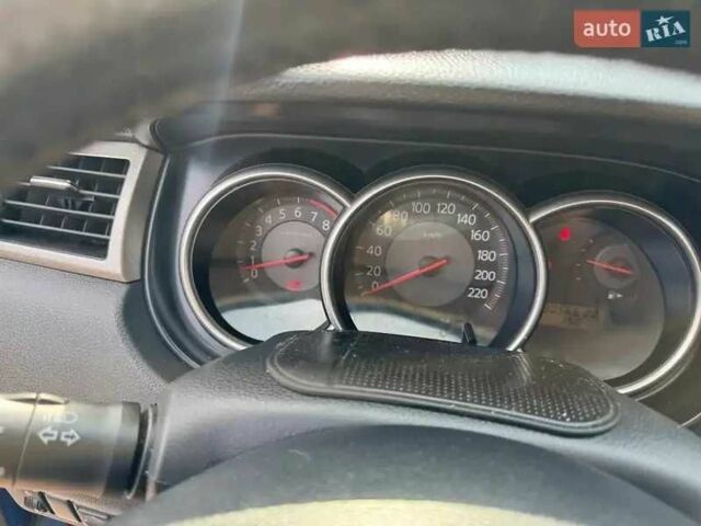 Синий Ниссан Тиида, объемом двигателя 1.6 л и пробегом 290 тыс. км за 5555 $, фото 3 на Automoto.ua