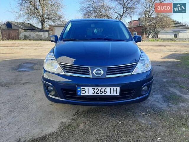 Синий Ниссан Тиида, объемом двигателя 1.6 л и пробегом 187 тыс. км за 7300 $, фото 1 на Automoto.ua