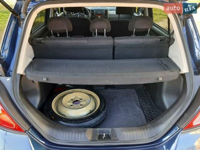 Синий Ниссан Тиида, объемом двигателя 1.6 л и пробегом 187 тыс. км за 7300 $, фото 11 на Automoto.ua