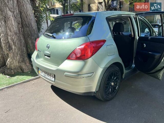 Зеленый Ниссан Тиида, объемом двигателя 1.6 л и пробегом 150 тыс. км за 4500 $, фото 11 на Automoto.ua