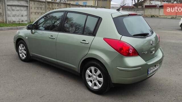 Зеленый Ниссан Тиида, объемом двигателя 1.6 л и пробегом 167 тыс. км за 7199 $, фото 2 на Automoto.ua