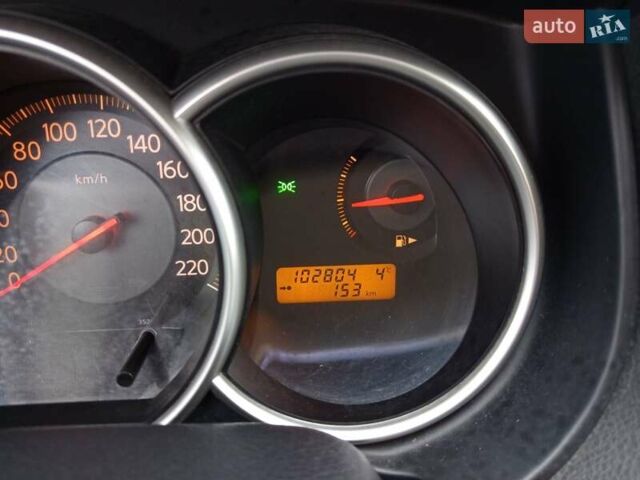 Зеленый Ниссан Тиида, объемом двигателя 1.6 л и пробегом 113 тыс. км за 7200 $, фото 13 на Automoto.ua