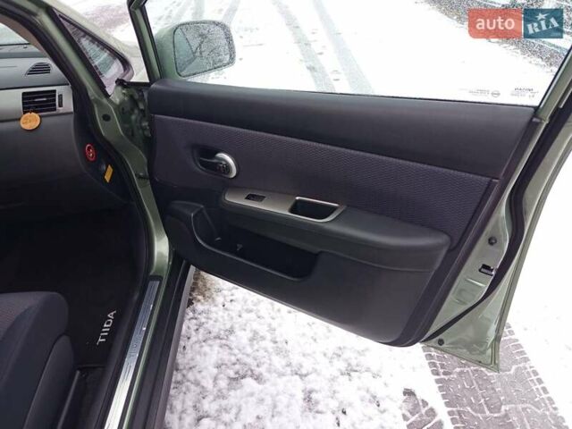 Зеленый Ниссан Тиида, объемом двигателя 1.6 л и пробегом 113 тыс. км за 7200 $, фото 18 на Automoto.ua