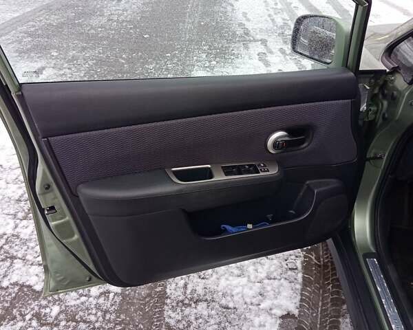 Зеленый Ниссан Тиида, объемом двигателя 1.6 л и пробегом 113 тыс. км за 7200 $, фото 11 на Automoto.ua