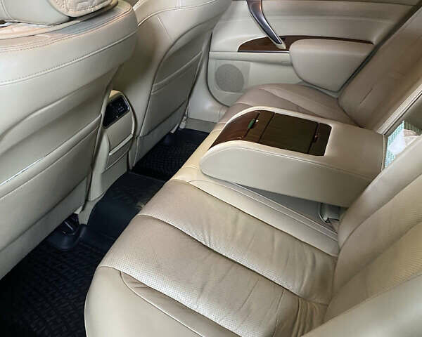 Белый Ниссан Теана, объемом двигателя 3.5 л и пробегом 263 тыс. км за 8000 $, фото 13 на Automoto.ua