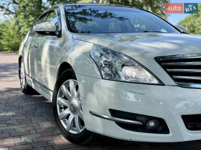 Белый Ниссан Теана, объемом двигателя 3.5 л и пробегом 225 тыс. км за 5650 $, фото 9 на Automoto.ua