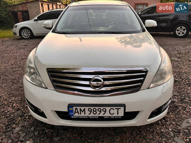 Білий Ніссан Теана, об'ємом двигуна 3.5 л та пробігом 272 тис. км за 8200 $, фото 6 на Automoto.ua