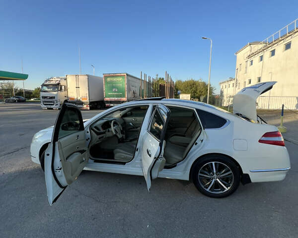 Ниссан Теана 2008 в Ивано-Франковске на Automoto.ua Белый Ниссан Теана, объемом двигателя 3.5 л и пробегом 220 тыс. км за 7300 $, фото 36 на Automoto.ua