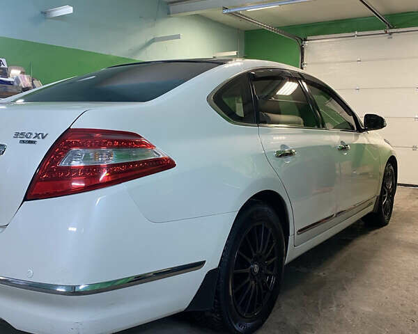 Белый Ниссан Теана, объемом двигателя 3.5 л и пробегом 263 тыс. км за 8000 $, фото 4 на Automoto.ua