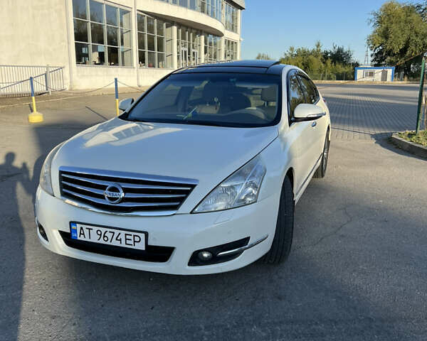 Ниссан Теана 2008 в Ивано-Франковске на Automoto.ua Белый Ниссан Теана, объемом двигателя 3.5 л и пробегом 220 тыс. км за 7300 $, фото 3 на Automoto.ua