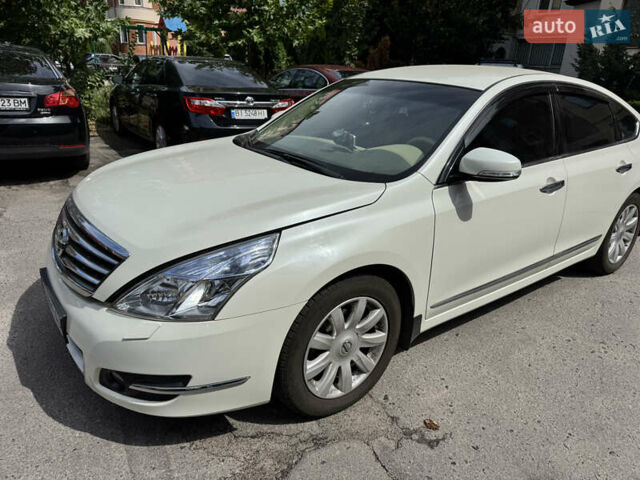 Белый Ниссан Теана, объемом двигателя 2.5 л и пробегом 108 тыс. км за 10000 $, фото 1 на Automoto.ua