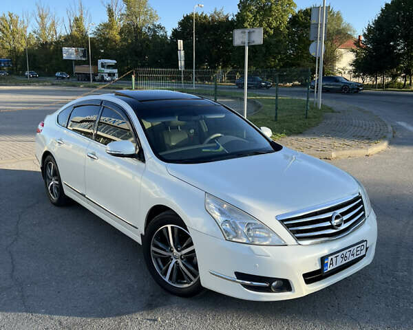 Ниссан Теана 2008 в Ивано-Франковске на Automoto.ua Белый Ниссан Теана, объемом двигателя 3.5 л и пробегом 220 тыс. км за 7300 $, фото 4 на Automoto.ua