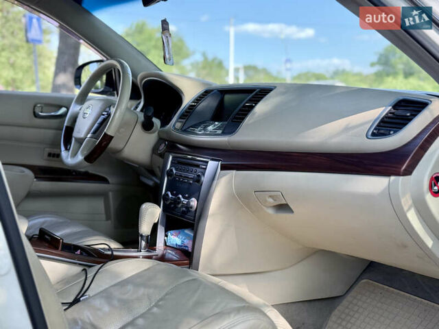 Белый Ниссан Теана, объемом двигателя 3.5 л и пробегом 225 тыс. км за 5650 $, фото 19 на Automoto.ua