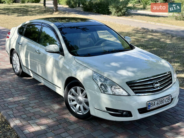 Белый Ниссан Теана, объемом двигателя 3.5 л и пробегом 225 тыс. км за 5650 $, фото 7 на Automoto.ua