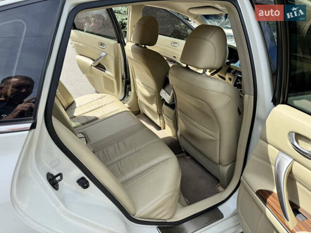 Белый Ниссан Теана, объемом двигателя 2.5 л и пробегом 108 тыс. км за 8500 $, фото 9 на Automoto.ua