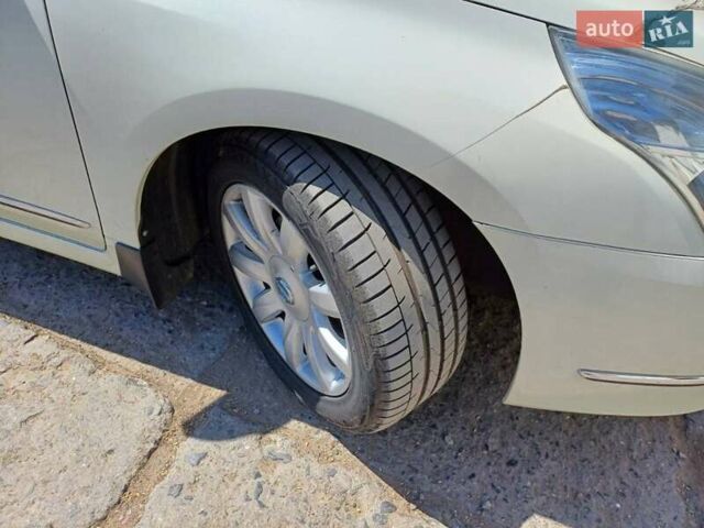 Белый Ниссан Теана, объемом двигателя 2.5 л и пробегом 331 тыс. км за 7500 $, фото 11 на Automoto.ua