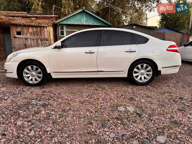 Білий Ніссан Теана, об'ємом двигуна 3.5 л та пробігом 272 тис. км за 8200 $, фото 12 на Automoto.ua
