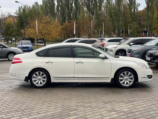 Ниссан Теана 2008 в Кривом Роге на Automoto.ua Белый Ниссан Теана, объемом двигателя 2.5 л и пробегом 236 тыс. км за 5999 $, фото 7 на Automoto.ua