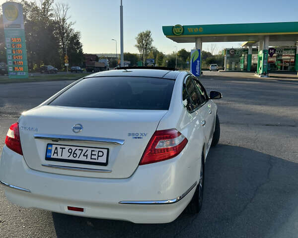 Ниссан Теана 2008 в Ивано-Франковске на Automoto.ua Белый Ниссан Теана, объемом двигателя 3.5 л и пробегом 220 тыс. км за 7300 $, фото 11 на Automoto.ua