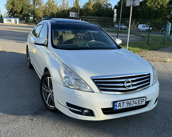 Ниссан Теана 2008 в Ивано-Франковске на Automoto.ua Белый Ниссан Теана, объемом двигателя 3.5 л и пробегом 220 тыс. км за 7300 $, фото 1 на Automoto.ua
