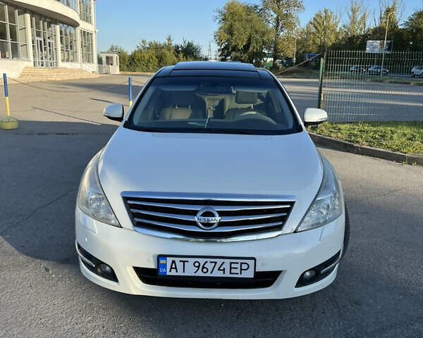 Ниссан Теана 2008 в Ивано-Франковске на Automoto.ua Белый Ниссан Теана, объемом двигателя 3.5 л и пробегом 220 тыс. км за 7300 $, фото 2 на Automoto.ua