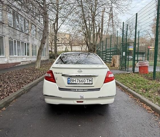 Білий Ніссан Теана, об'ємом двигуна 3.5 л та пробігом 210 тис. км за 7900 $, фото 2 на Automoto.ua