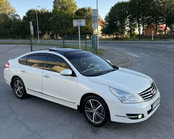 Ниссан Теана 2008 в Ивано-Франковске на Automoto.ua Белый Ниссан Теана, объемом двигателя 3.5 л и пробегом 220 тыс. км за 7300 $, фото 57 на Automoto.ua