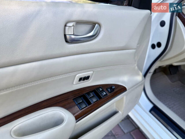 Белый Ниссан Теана, объемом двигателя 3.5 л и пробегом 225 тыс. км за 5650 $, фото 30 на Automoto.ua