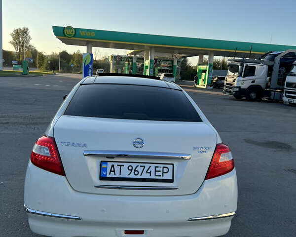 Ниссан Теана 2008 в Ивано-Франковске на Automoto.ua Белый Ниссан Теана, объемом двигателя 3.5 л и пробегом 220 тыс. км за 7300 $, фото 60 на Automoto.ua