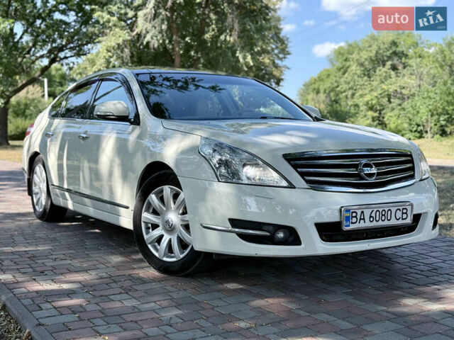 Белый Ниссан Теана, объемом двигателя 3.5 л и пробегом 225 тыс. км за 5650 $, фото 8 на Automoto.ua