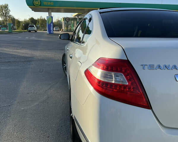 Ниссан Теана 2008 в Ивано-Франковске на Automoto.ua Белый Ниссан Теана, объемом двигателя 3.5 л и пробегом 220 тыс. км за 7300 $, фото 17 на Automoto.ua