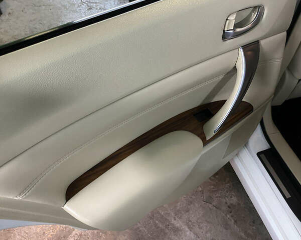 Белый Ниссан Теана, объемом двигателя 3.5 л и пробегом 263 тыс. км за 8000 $, фото 18 на Automoto.ua