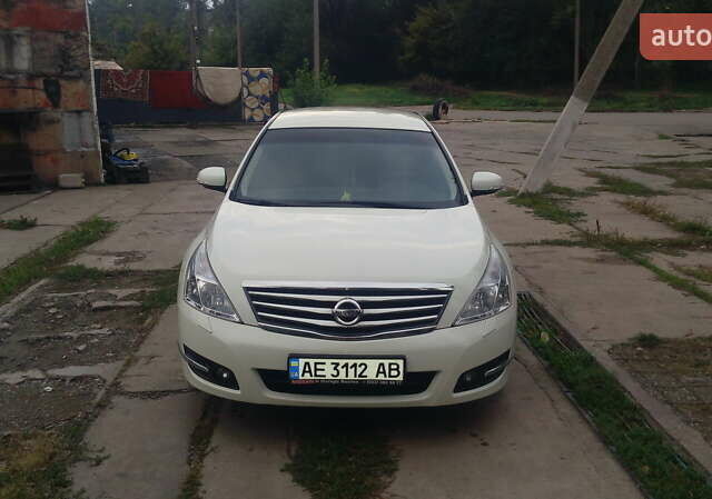 Белый Ниссан Теана, объемом двигателя 3.5 л и пробегом 112 тыс. км за 11200 $, фото 6 на Automoto.ua