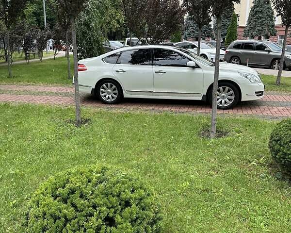 Белый Ниссан Теана, объемом двигателя 3.5 л и пробегом 153 тыс. км за 9999 $, фото 12 на Automoto.ua