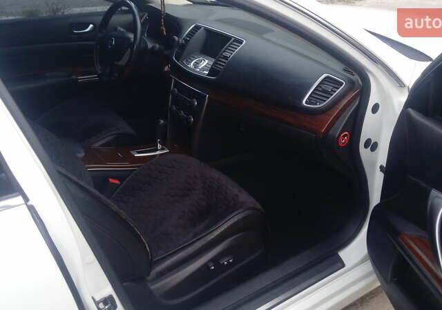 Белый Ниссан Теана, объемом двигателя 3.5 л и пробегом 112 тыс. км за 11200 $, фото 10 на Automoto.ua