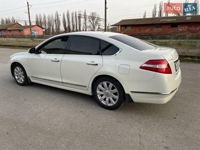 Белый Ниссан Теана, объемом двигателя 2.5 л и пробегом 150 тыс. км за 10000 $, фото 37 на Automoto.ua