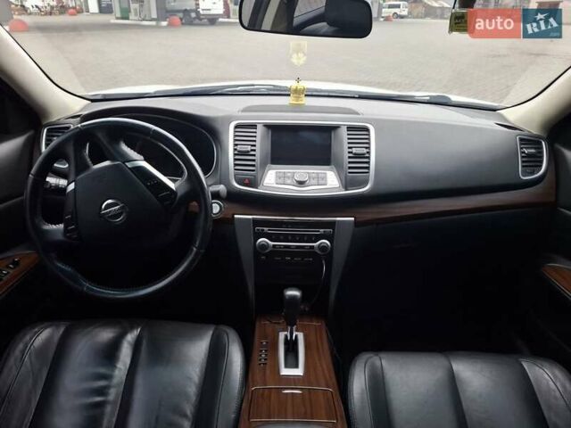 Білий Ніссан Теана, об'ємом двигуна 2.5 л та пробігом 185 тис. км за 8200 $, фото 6 на Automoto.ua