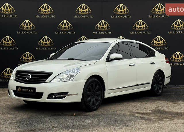 Белый Ниссан Теана, объемом двигателя 2.5 л и пробегом 285 тыс. км за 7300 $, фото 2 на Automoto.ua