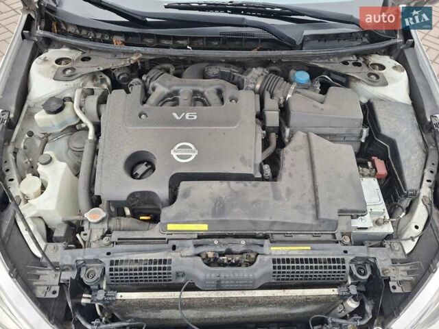 Білий Ніссан Теана, об'ємом двигуна 2.5 л та пробігом 185 тис. км за 8200 $, фото 26 на Automoto.ua