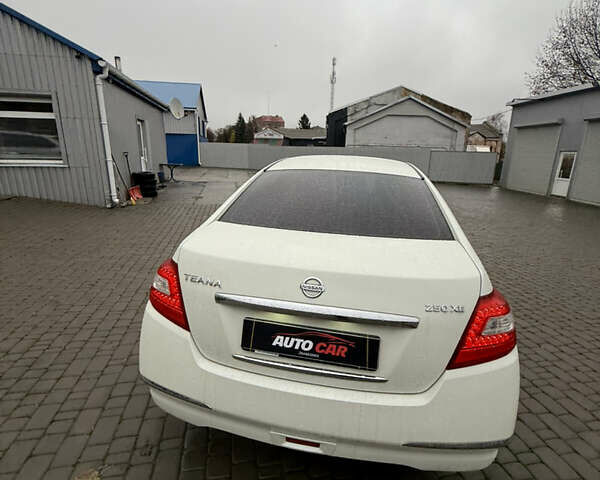 Белый Ниссан Теана, объемом двигателя 0 л и пробегом 178 тыс. км за 8500 $, фото 7 на Automoto.ua
