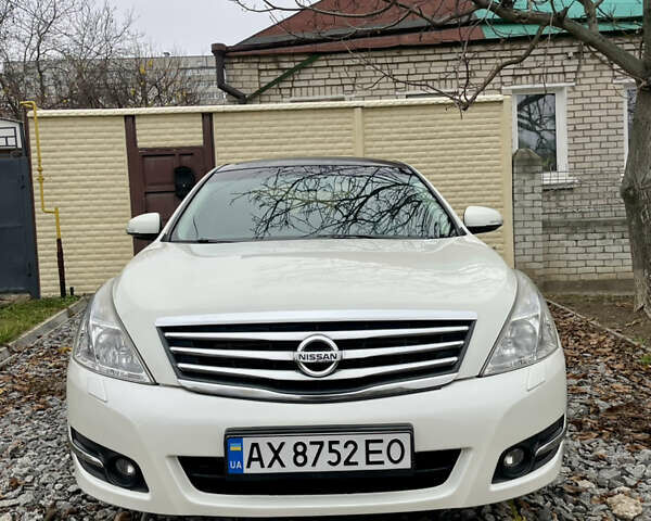Белый Ниссан Теана, объемом двигателя 2.5 л и пробегом 240 тыс. км за 8499 $, фото 6 на Automoto.ua
