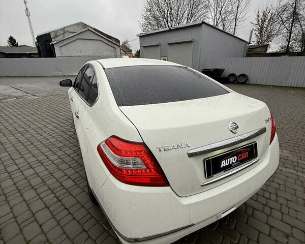 Белый Ниссан Теана, объемом двигателя 0 л и пробегом 178 тыс. км за 8500 $, фото 9 на Automoto.ua