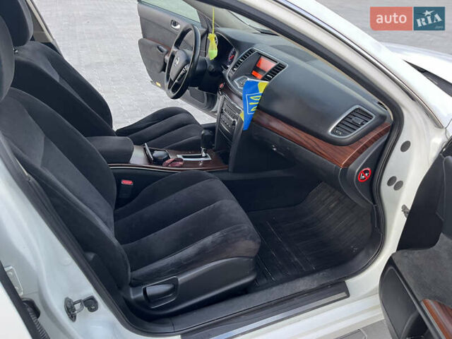 Білий Ніссан Теана, об'ємом двигуна 2.5 л та пробігом 259 тис. км за 6300 $, фото 10 на Automoto.ua