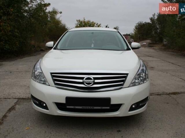 Белый Ниссан Теана, объемом двигателя 2.5 л и пробегом 198 тыс. км за 7999 $, фото 3 на Automoto.ua