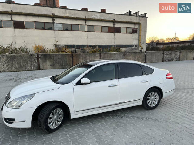 Білий Ніссан Теана, об'ємом двигуна 2.5 л та пробігом 259 тис. км за 6300 $, фото 5 на Automoto.ua