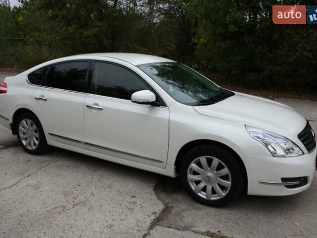 Белый Ниссан Теана, объемом двигателя 2.5 л и пробегом 198 тыс. км за 7999 $, фото 2 на Automoto.ua