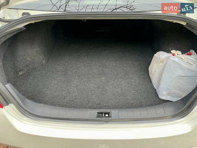 Белый Ниссан Теана, объемом двигателя 2.5 л и пробегом 240 тыс. км за 8499 $, фото 14 на Automoto.ua