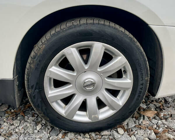 Белый Ниссан Теана, объемом двигателя 2.5 л и пробегом 240 тыс. км за 8499 $, фото 10 на Automoto.ua