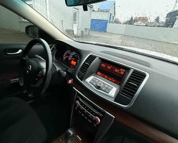 Белый Ниссан Теана, объемом двигателя 0 л и пробегом 178 тыс. км за 8500 $, фото 19 на Automoto.ua